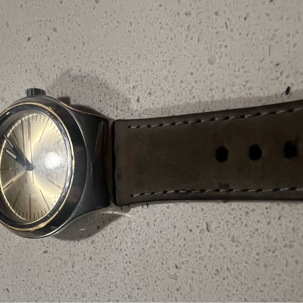 Unisex Women or Men’s Brown Leather Strap Watch - Picture 4 of 8